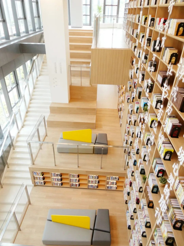 深圳羅湖區文化新地標親子好去處！16層圖書館 設24小時自助閱讀專區 免預約入場 