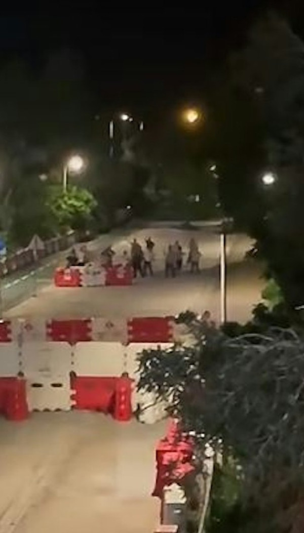 东涌逸东邨沦陷！深夜“大妈舞”魔音轰炸 居民叹：报警都无效