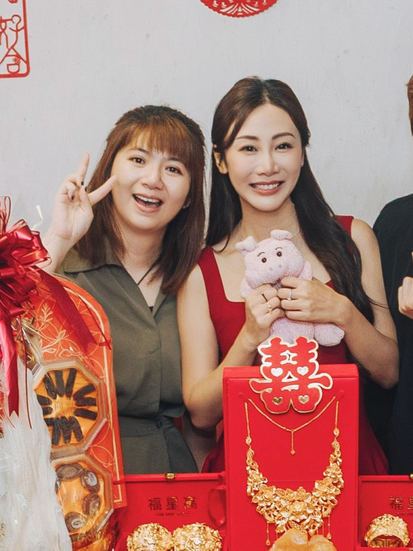36歲女藝人閃婚曝過大禮奢華無比！嫁妝鋪滿地晒巨型龍鳳鈪：一切都好感動