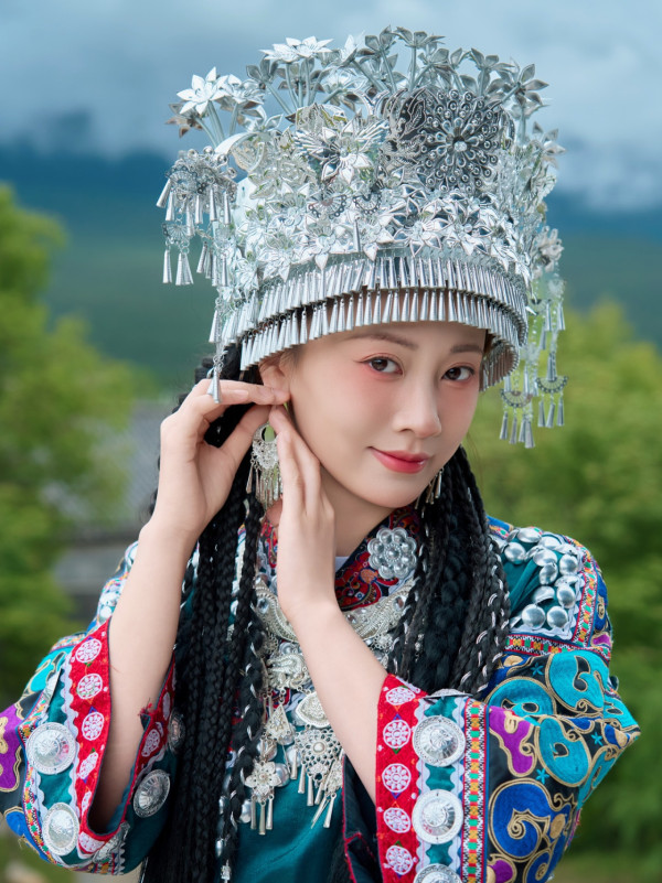 TVB失宠花旦罕晒低胸瘦回最巅峰!甩掉肥肿孕味打破单身怀孕传闻