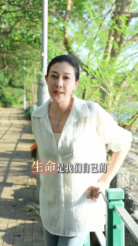 吳綺莉罕有回應被成龍逼驗吳卓林DNA！激動曝12字揭拒認女真相：超過了我的底線