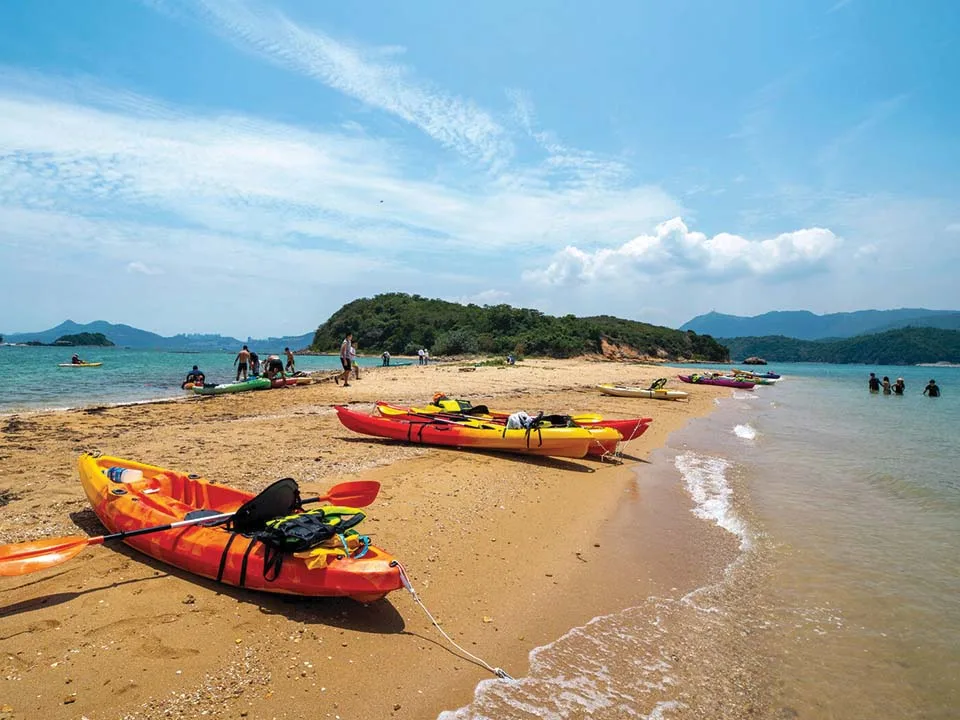 大美督船灣淡水湖主壩（圖片來源︰香港旅遊發展局）