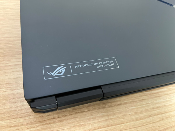 ASUS ROG Zephyrus Duo (2026) 開箱實測！試玩Core Ultra 9 + RTX 5090 + 雙 OLED 屏幕機王