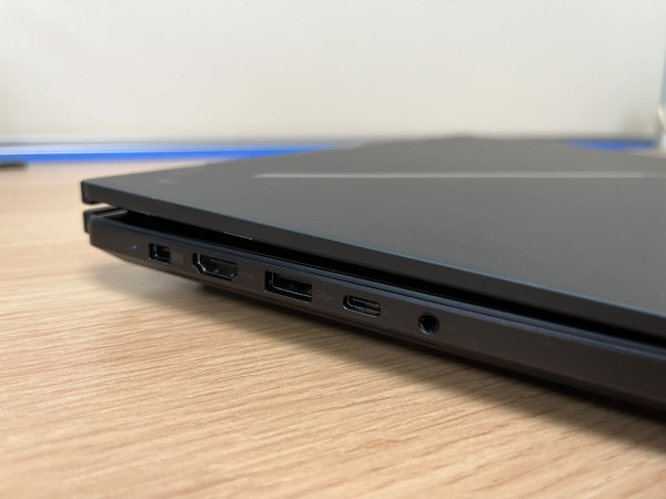 ASUS ROG Zephyrus Duo (2026) 開箱實測！試玩Core Ultra 9 + RTX 5090 + 雙 OLED 屏幕機王