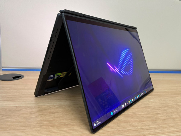 ASUS ROG Zephyrus Duo (2026) 開箱實測！試玩Core Ultra 9 + RTX 5090 + 雙 OLED 屏幕機王
