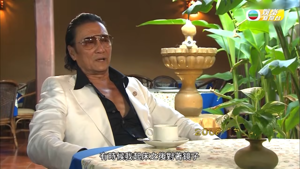 謝賢離世｜四哥生前最後消瘦身影曝光！4月坐輪椅撐枴杖現身山頂面容憔悴