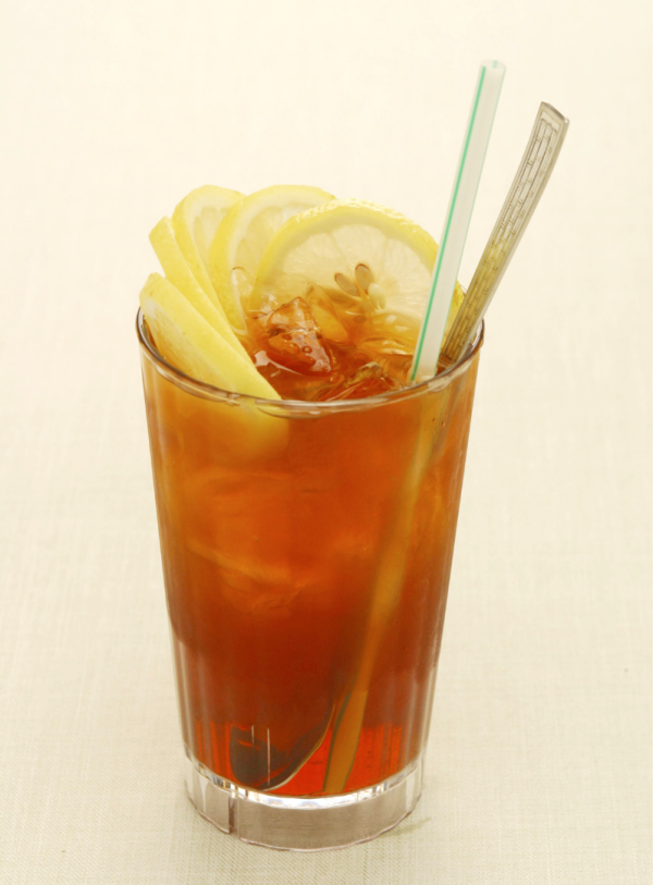 茶餐厅食饭必配餐饮惹热议！内地客惊叹怪现象？港人踢爆1关键原因：系捆绑式销售