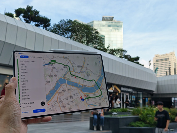 HONOR MagicPad 4 深度實測｜4.8mm 極薄 + 12.3 吋 OLED 3K + Snapdragon 8 Gen 5　出差旅行夠晒爽