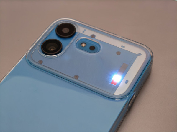 Nothing Phone (4b) 開箱評測｜HK$2,899 透明美學 6.77 吋 Super AMOLED + Snapdragon 6 Gen 4 + 5,200mAh 性價比全面拆解