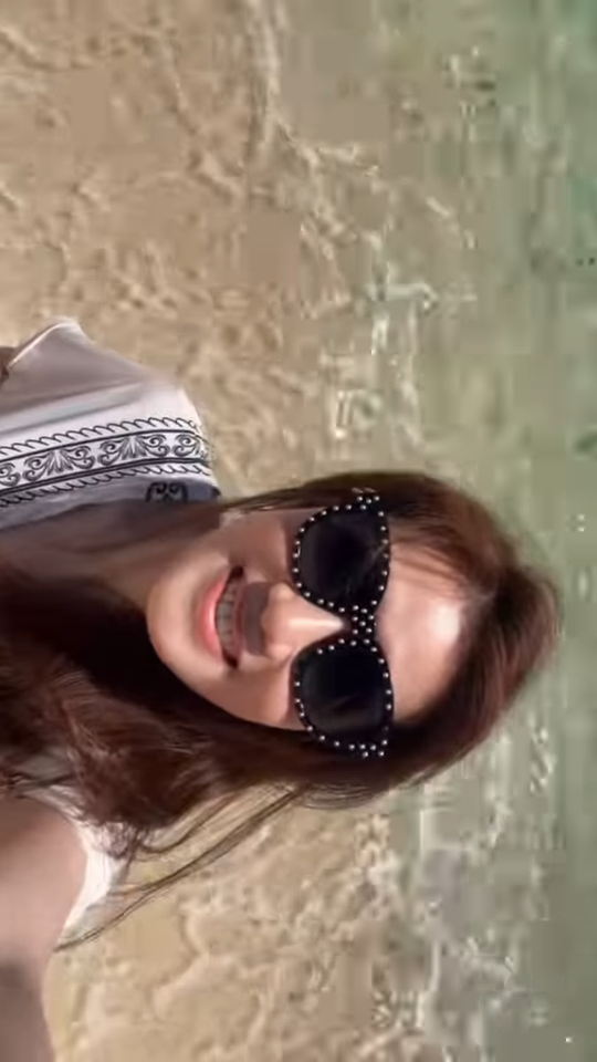 46岁TVB隐形级美魔女人妻泳衣大解放!比基尼晒“神级事业线”震撼眼球
