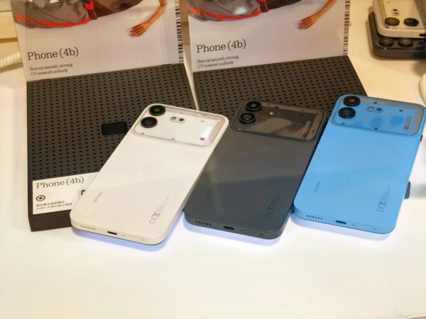 Nothing Phone (4b) 開箱評測｜HK$2,899 透明美學 6.77 吋 Super AMOLED + Snapdragon 6 Gen 4 + 5,200mAh 性價比全面拆解