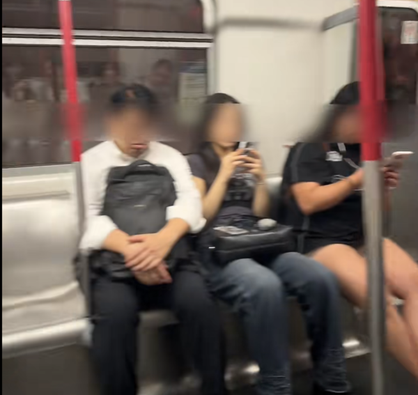 两地反差！内地客赞港铁无安检极安静 网友拆解香港2大秩序关键