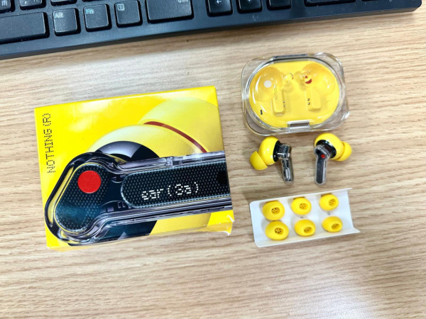 耳機開箱實測Nothing Ear (3a) HK$799易上手！上課開會錄音神器捏耳機一下秒速截錄語音重點