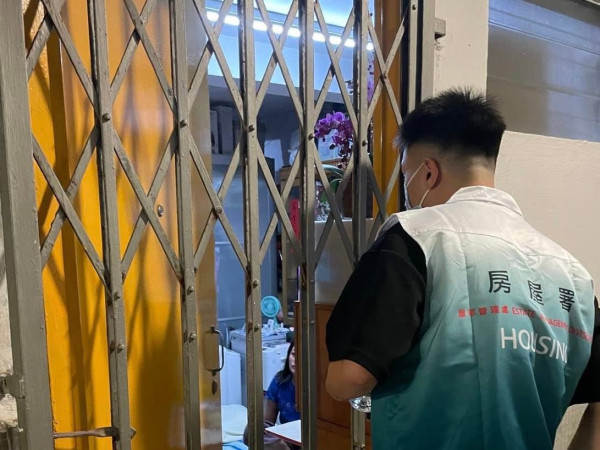 公屋不锈钢洗手盆被笑像殓房?网友警告乱拆恐罚天价!反赞3大隐藏优点