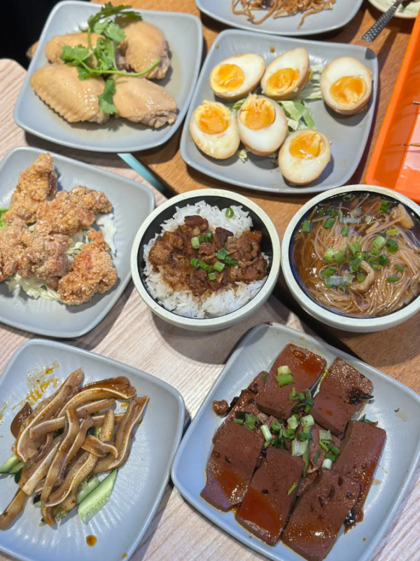 $99起雞煲任食火鍋放題！無限追加肥牛＋串燒＋蟹黃麵／網民：CP值天花板 (可升級烤魚)