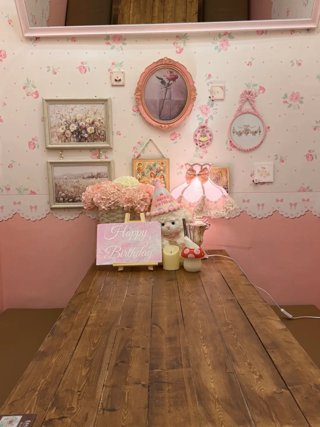圖片來源:小紅書@卷卷巴斯克 閨蜜約會慶生首選!深圳新開Melody主題餐廳!夢幻法式田園風+免費生日佈置