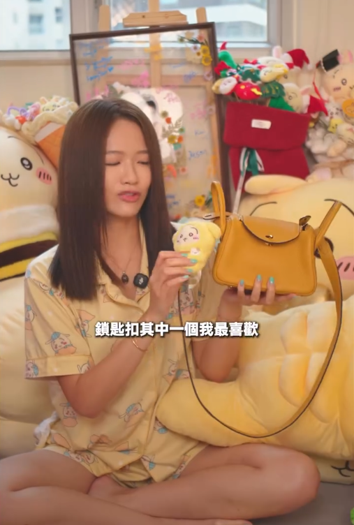 梁敏巧晒爱马仕手袋惊见混杂翻版捱轰!网民逐个数“老翻”珍藏引爆负评︰买假嘢仲咁大声