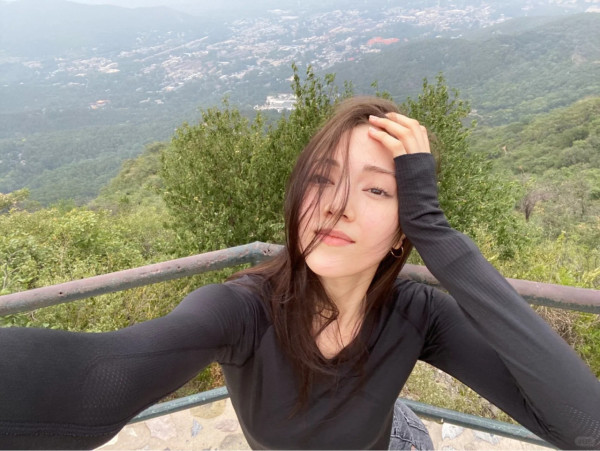 百亿富三代霍启山新恋情疑似曝光拍拖断正！28岁女星身份曝光被传已低调结婚