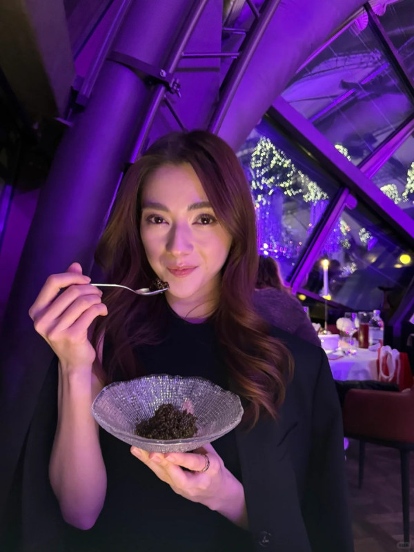 百亿富三代霍启山新恋情疑似曝光拍拖断正！28岁女星身份曝光被传已低调结婚