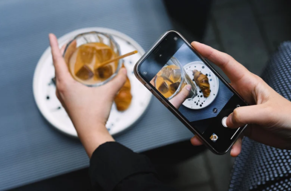 iPhone相簿幾萬張相點搵？教你1招隱藏功能 關鍵字一搜即現！附4步教學  