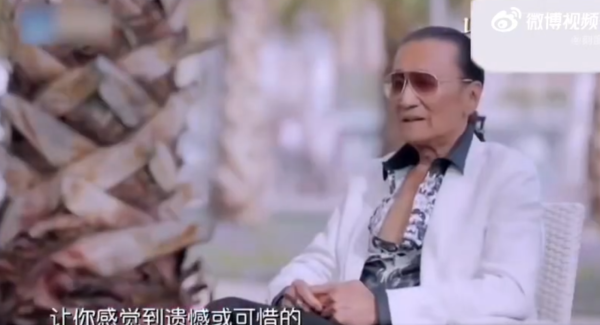 謝賢生前罕有受訪談霆鋒栢芝離婚遺憾！鏡頭前掩面落淚痛哭片段瘋傳