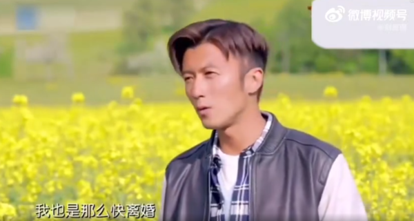 謝賢生前罕有受訪談霆鋒栢芝離婚遺憾！鏡頭前掩面落淚痛哭片段瘋傳
