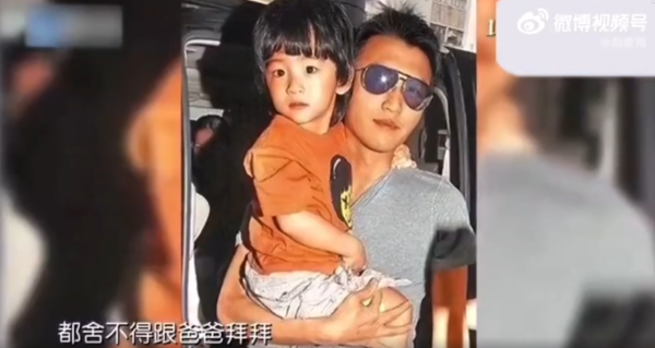 謝賢生前罕有受訪談霆鋒栢芝離婚遺憾！鏡頭前掩面落淚痛哭片段瘋傳