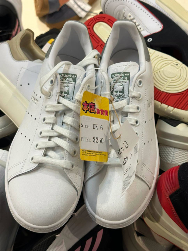 开仓优惠 | 铜锣湾时代广场名牌运动鞋开仓低至2折!$250起入手adidas/New Balance/Columbia鞋款 必买IU同款