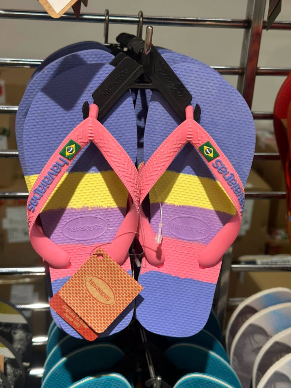 开仓优惠 | 铜锣湾时代广场名牌运动鞋开仓低至2折!$250起入手adidas/New Balance/Columbia鞋款 必买IU同款