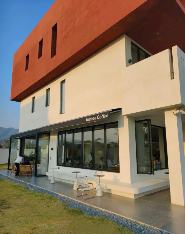 深圳大鵬必去山海窗景Cafe！紅白色獨棟別墅/一線海景/日落金山 