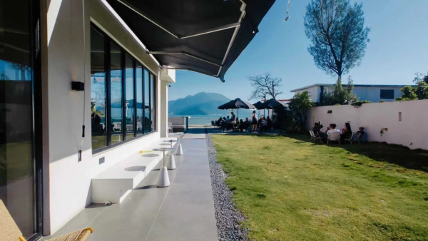 深圳大鵬必去山海窗景Cafe！紅白色獨棟別墅/一線海景/日落金山 