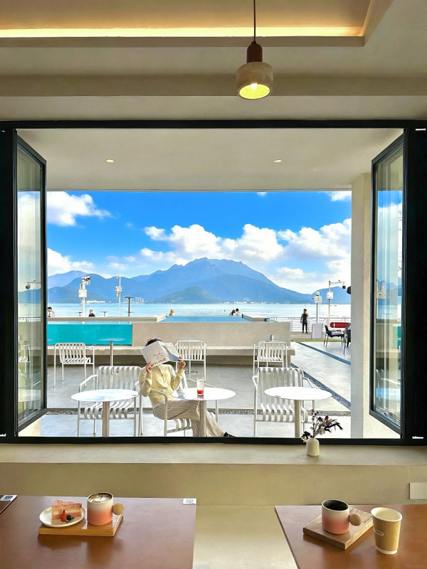 深圳大鵬必去山海窗景Cafe！紅白色獨棟別墅/一線海景/日落金山 