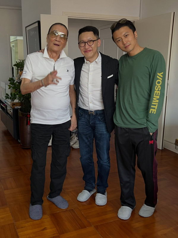 謝賢離世｜謝賢生前養病最後身影曝光罕摘下墨鏡！身形消瘦仍然瀟灑撐枴杖會友