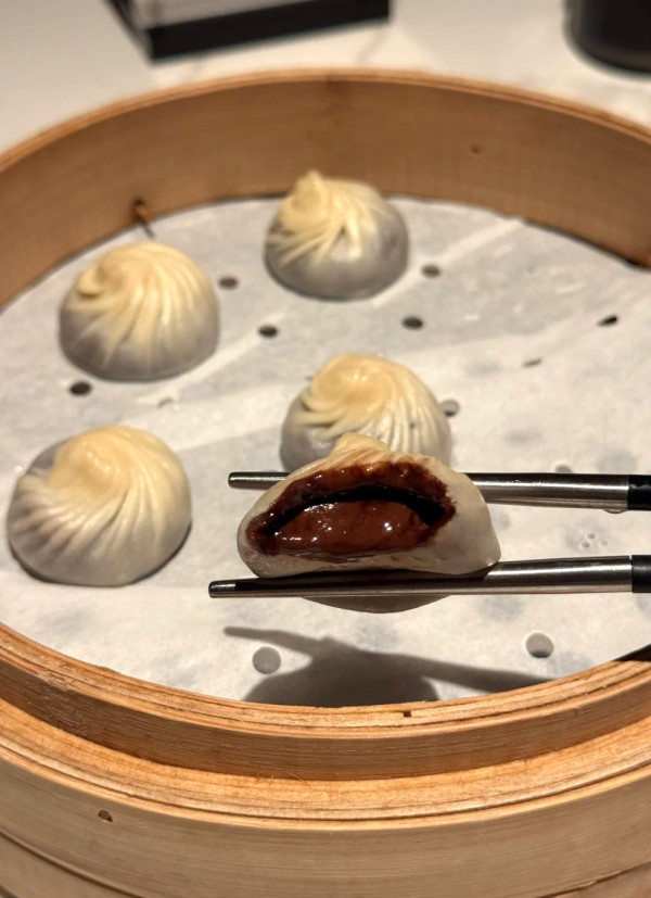 鼎泰豐朱古力小籠包香港登場！法國64%黑巧克力爆餡／網民：香港都食到啦 (即睇價錢及分店)