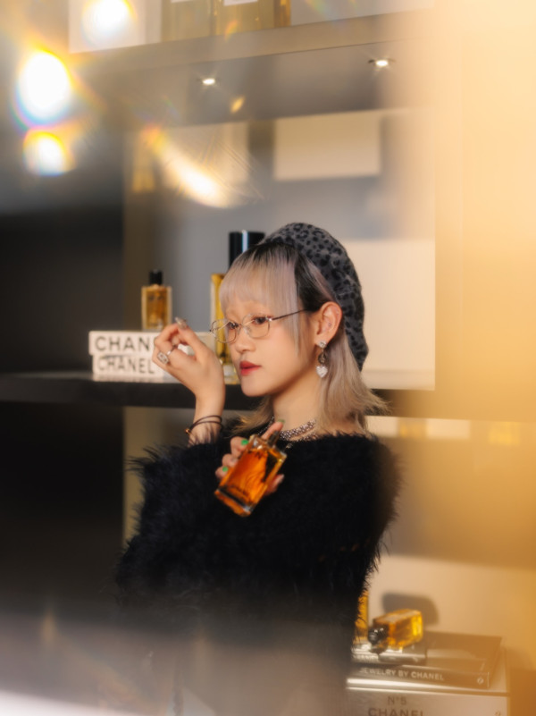 30歲女藝人分手兩年被爆新戀情！拍拖斷正暗撻《造星》25歲鮮肉譜姐弟戀