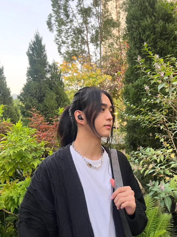 30歲女藝人分手兩年被爆新戀情！拍拖斷正暗撻《造星》25歲鮮肉譜姐弟戀