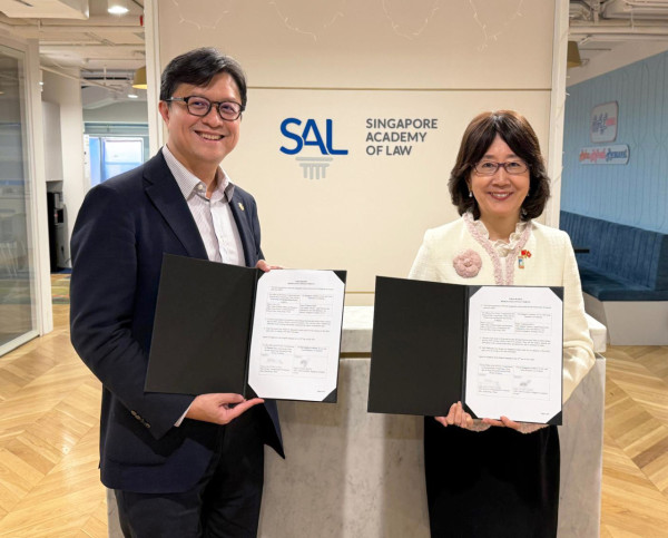 【AI 合規】香港與新加坡簽備忘錄 建「中國—東盟」數據橋樑 私隱專員鍾麗玲：助企業應對跨境監管