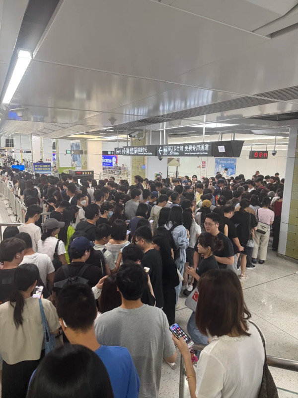 深圳地鐵安檢數百米人龍引發不滿 央視批:合法不代表不考慮方式 附物品限制清單