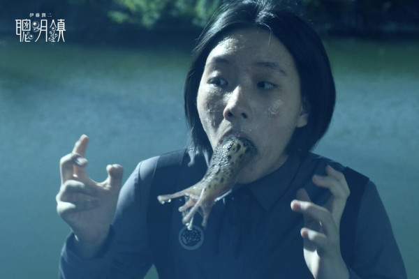 聰明鎮線上看｜梁詠琪首演台劇伊藤潤二改編！小S大女Elly演「蛞蝓少女」成焦點