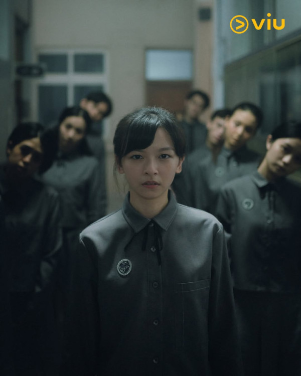 聰明鎮線上看｜梁詠琪首演台劇伊藤潤二改編！小S大女Elly演「蛞蝓少女」成焦點