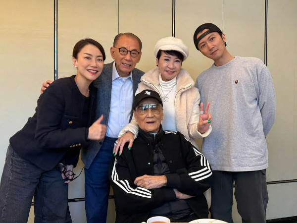 謝賢離世｜謝霆鋒喪父後首度現身背影憔悴 忍痛遵父訓兩日後如常開演唱會