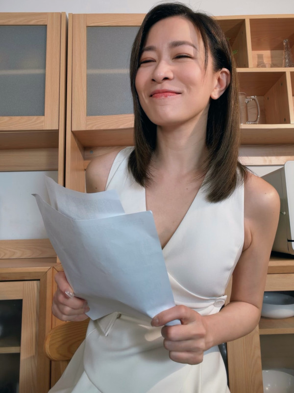 51歲不老佘詩曼晒中學同學聚會合照！同齡人合影似母女視覺年齡極大對比
