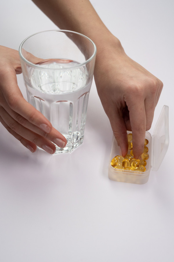 保健品亂食隨時出事！醫生揭3款維他命過量食錯釀患癌風險高2倍！附安全攝取 4 大保命守則