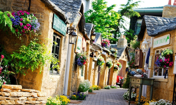 floral-village