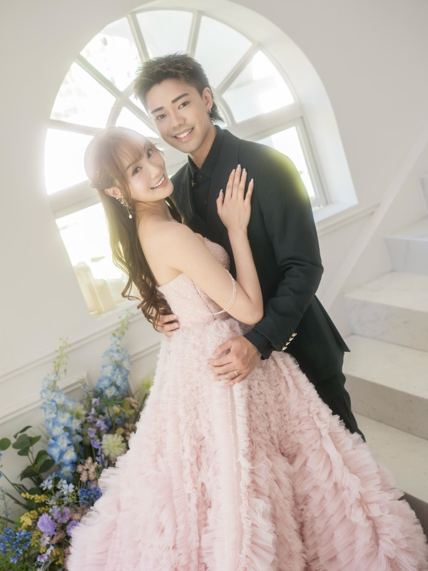 27歲男藝人曝結婚喜訊奢華過大禮！寵妻豪曬龍鳳鈪勞力士：成功落訂