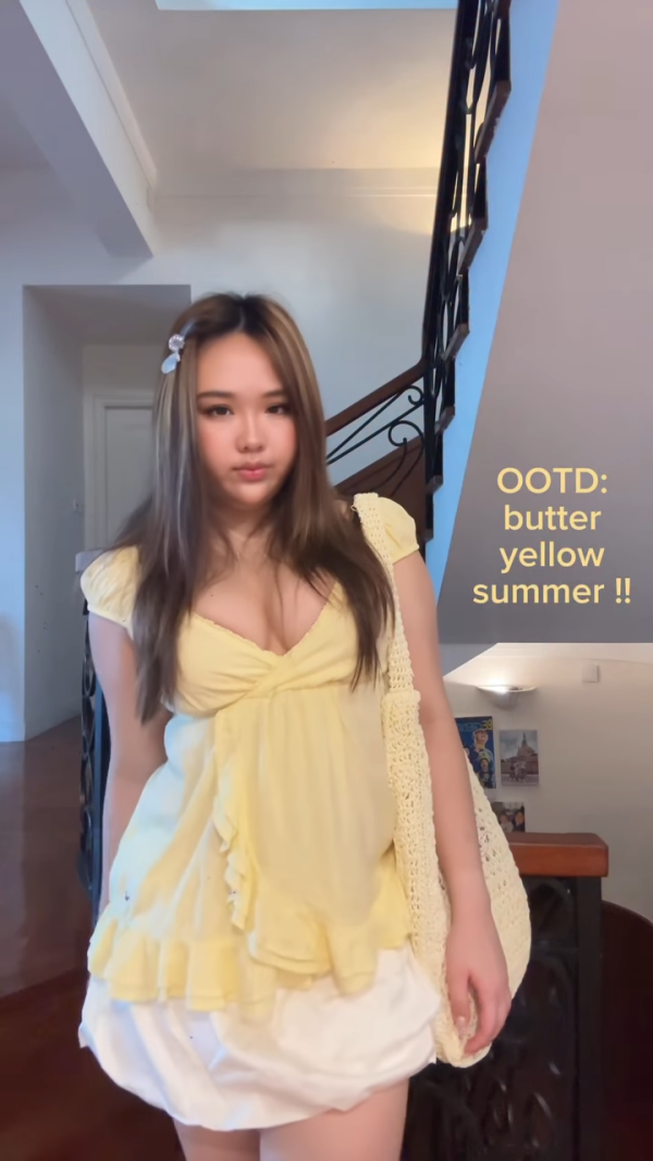 Bob大女儿超低胸Deep V秀性感W字胸！澎湃身材震憾眼球获赞劲过袁嘉敏