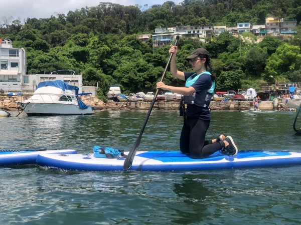 野活手記直立板/立划板（圖片來源︰中國香港獨木舟總會）