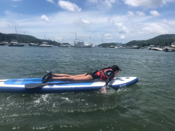 野活手記直立板/立划板（圖片來源︰中國香港獨木舟總會）