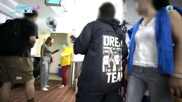 旺角私營護老院爆「禁室虐老」醜聞！患病女院友遭綁輪椅困暗黑洗衣房