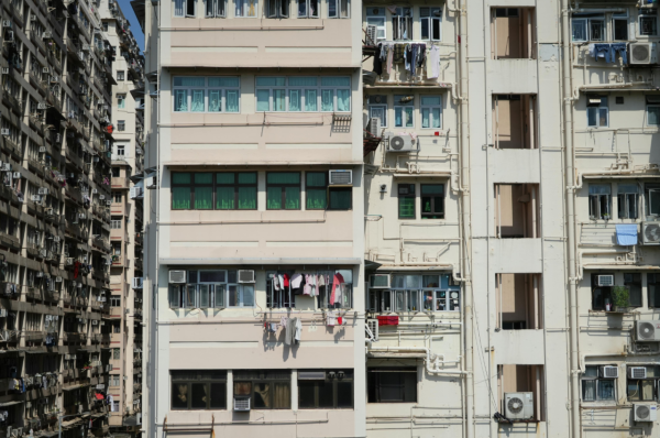 香港租屋驚爆當水魚！港漂月租1萬住棺材房？全網震驚揭真相＋免被劏3招！